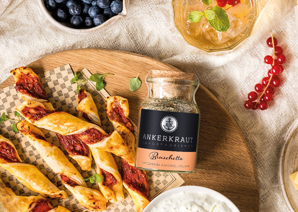 PIZZA-SNACK MED BRUSCHETTA & Ankerkraut PIZZA-SNACK MED BRUSCHETTA & Ankerkraut